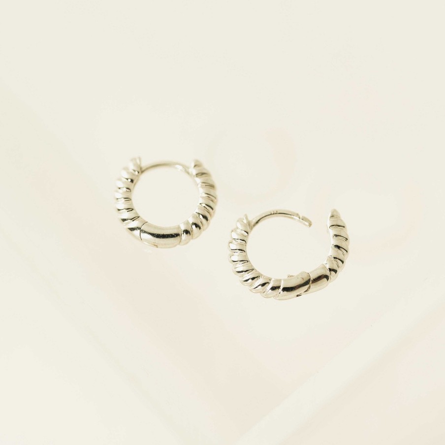 Hoops Lover's Tempo | Twist Huggie Hoop Earrings Silver