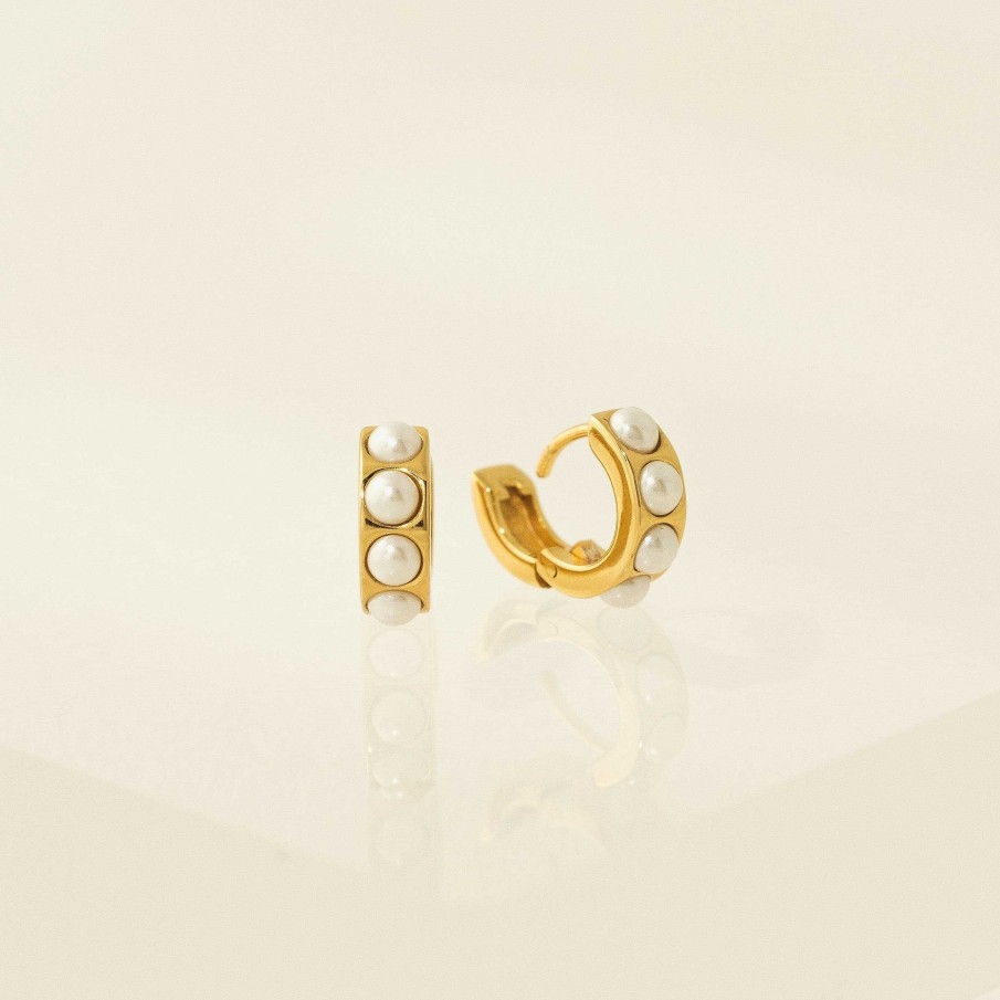 Hoops Lover's Tempo | Pearl Chunky Huggie Hoop Earrings